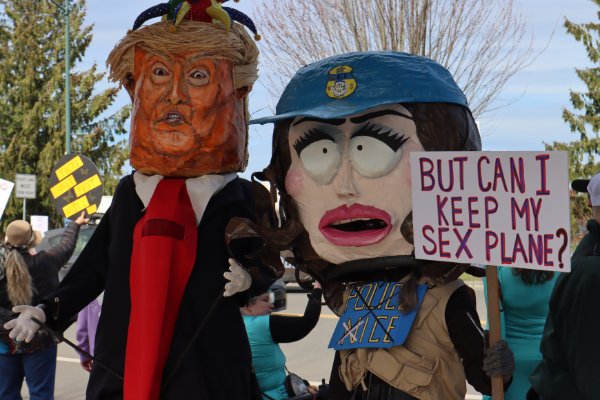 paper mache trump and noem